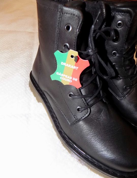 Botas pretas de couro com atacadores Drakart