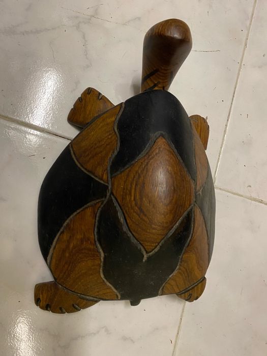 Decoraçao em madeira maciça