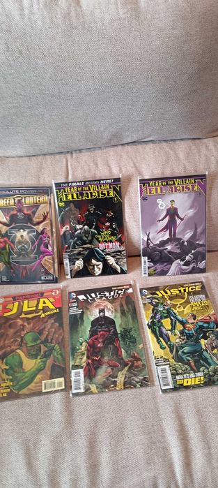 Vendo! 50 comics sortidos Dc. Bom estado