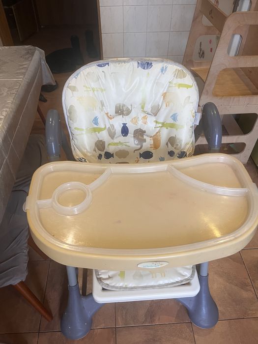 Стілець для годування
