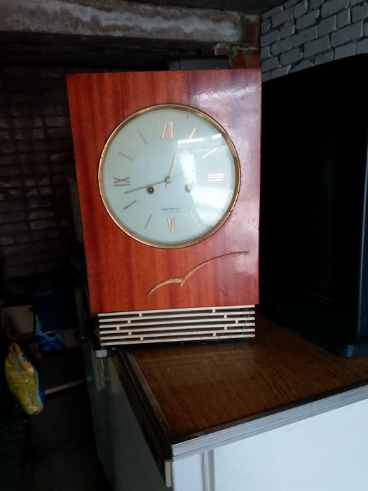 Часы чайка и маяк