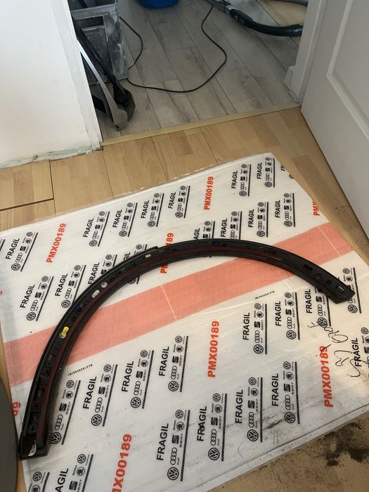 Audi Q2 81A listwa błotnika prawy tył