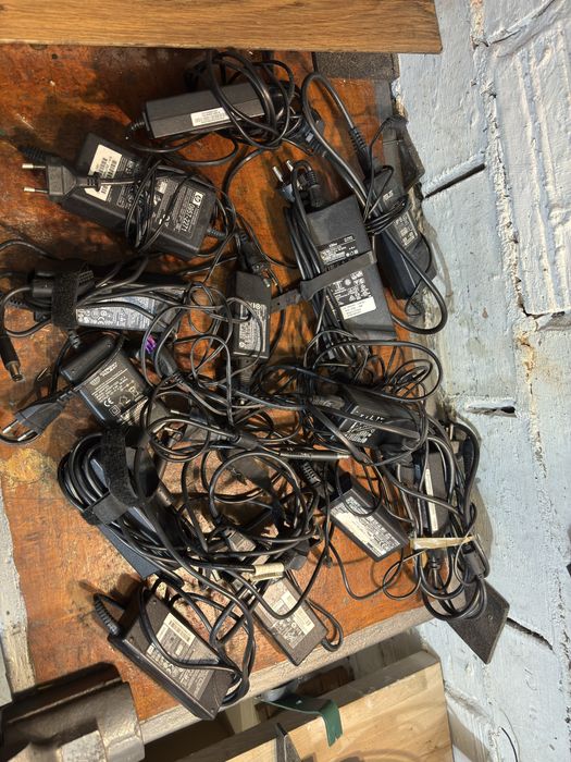 Zasilacze do laptopa