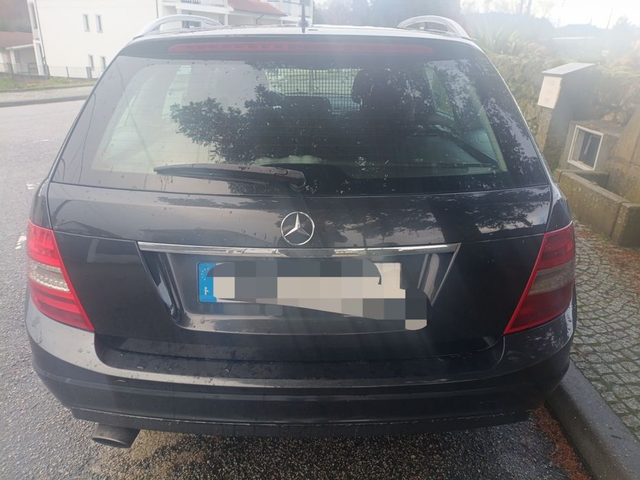 Mercedes c 220 .