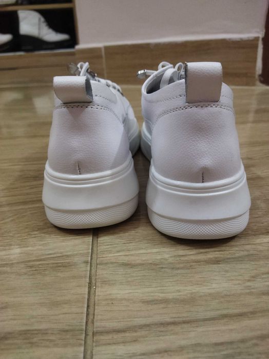 Стильные кеды женские