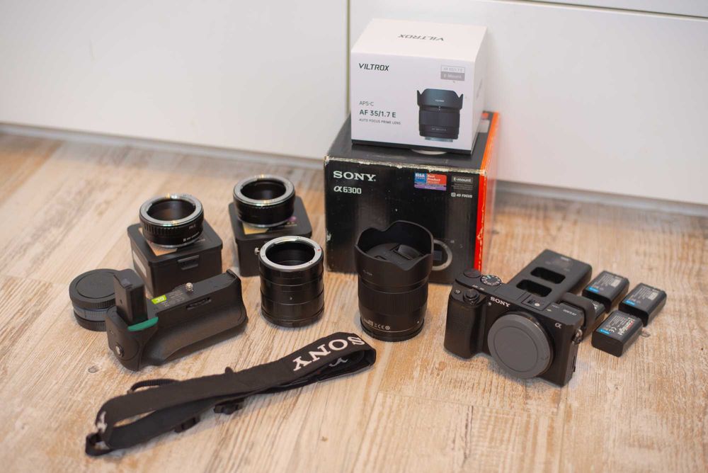 Sony Alpha A6300 + Obiektyw Viltrox 35mm f1.7 - Zestaw