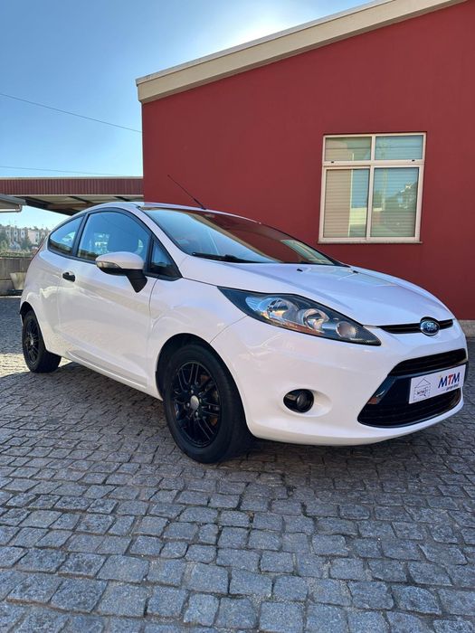 Ford fiesta  vendo ou troco