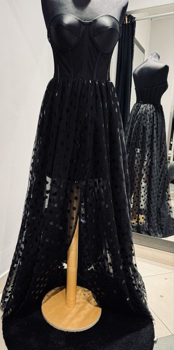 Sukienka czarna w grochy