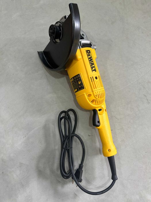 Aluguer: Rebarbadora 230mm DeWalt