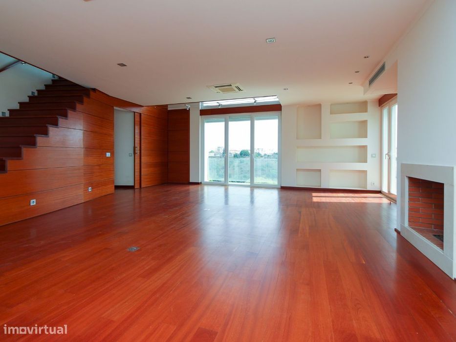 Moradia T6 com Piscina no Centro da Cidade