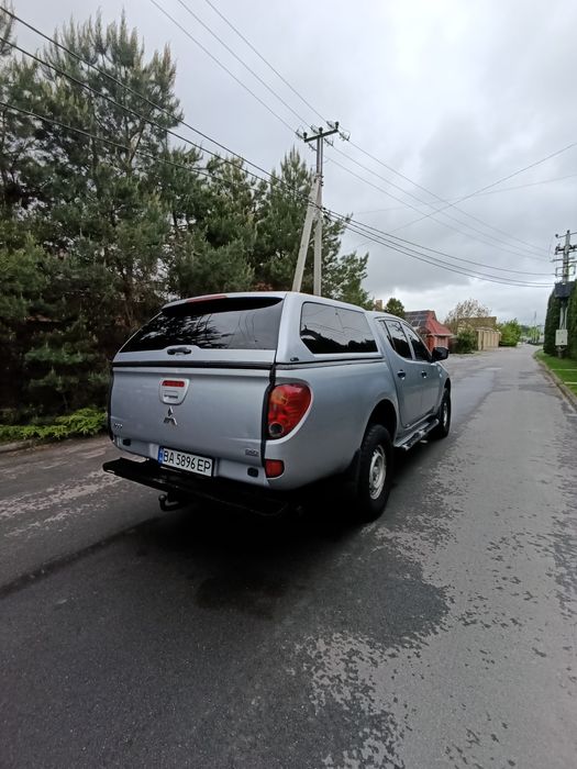 Mitsubishi L200 2013,