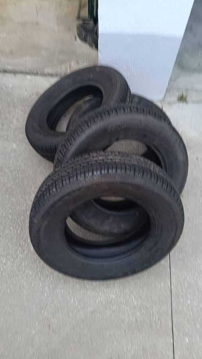 Pneus novos 215/70R15 98H