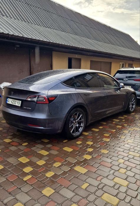 Tesla   Model  3