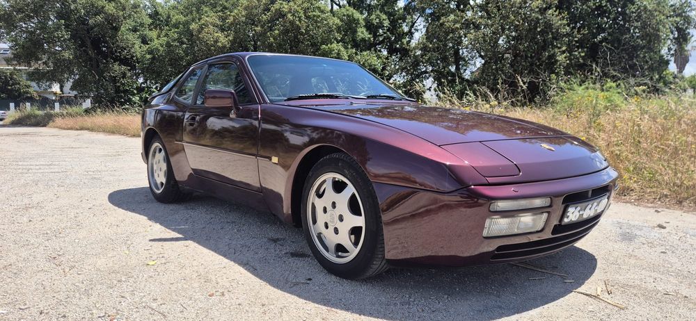 PORSCHE 944 TURBO
