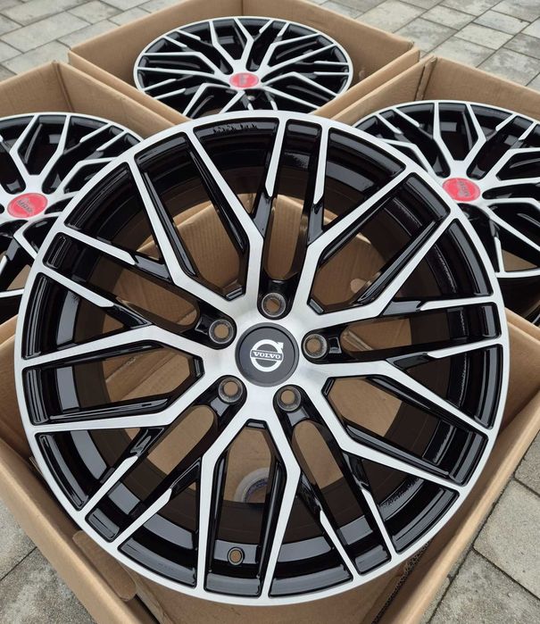 Felgi aluminiowe 17 5x108 Volvo  S V XC Nowe Czarne Czujniki TPMS Śruby | #RS4