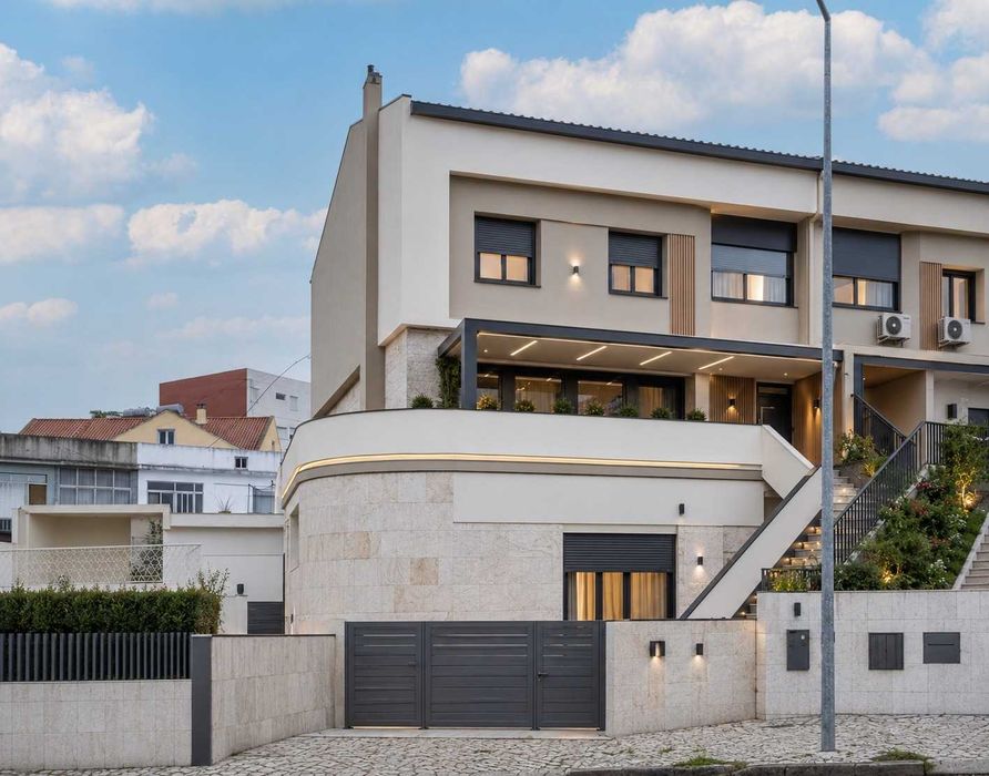 Moradia T5 Junto ao Parque das Nações   *** Oportunidade***