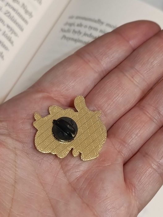 Przypinka pin świąteczny kot