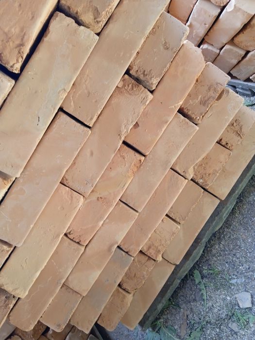 Продається цегла