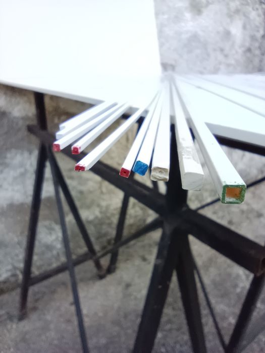 Varetas e perfis em plástico ABS