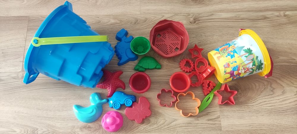 Велике відро "Вежа" (24х24см) для піску + маленьке відро + пасочки
