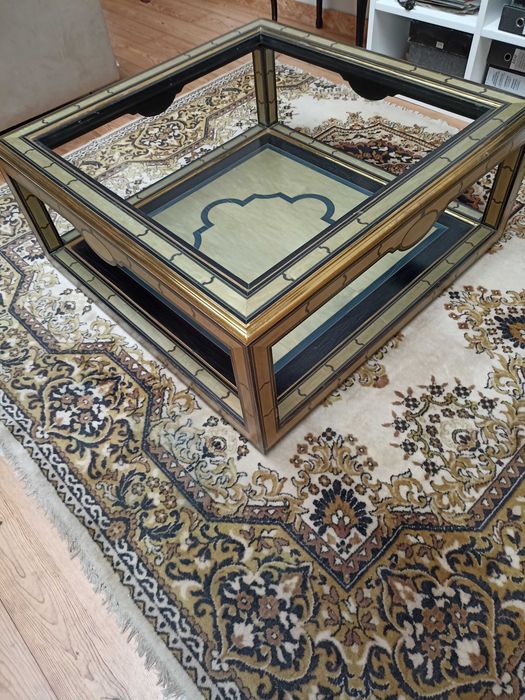 Mesa de centro em marchetaria