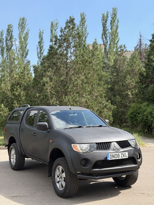 Mitsubishi Л200 в хорошем состоянии
