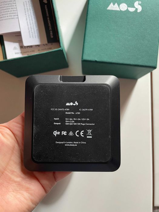 Mous Wireless Charging Stand - Ultra Fast Charger