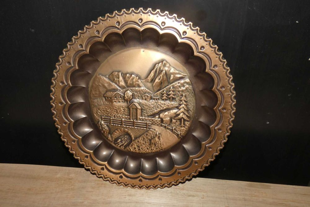 Prato/salva em cobre com gravura trabalhada 29 cm