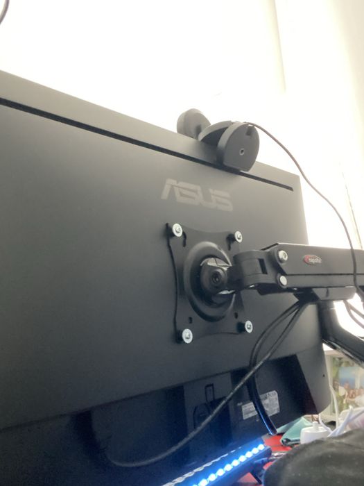 2 Monitores AOC 24B36X + Asus VA279HG — Full HD