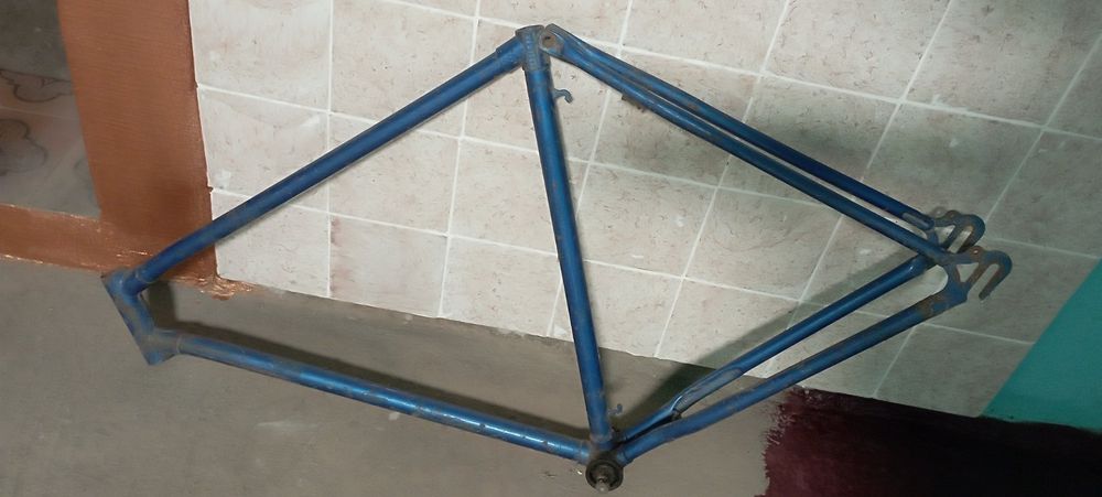 Велосипеды и запчасти