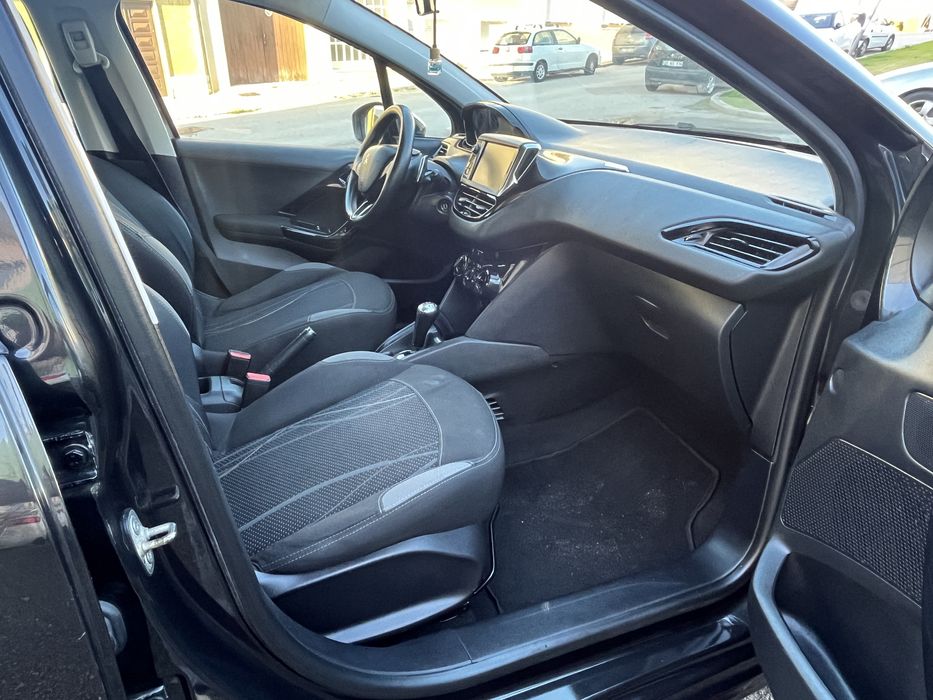 Peugeot 208 - 2011 - 223.000kms