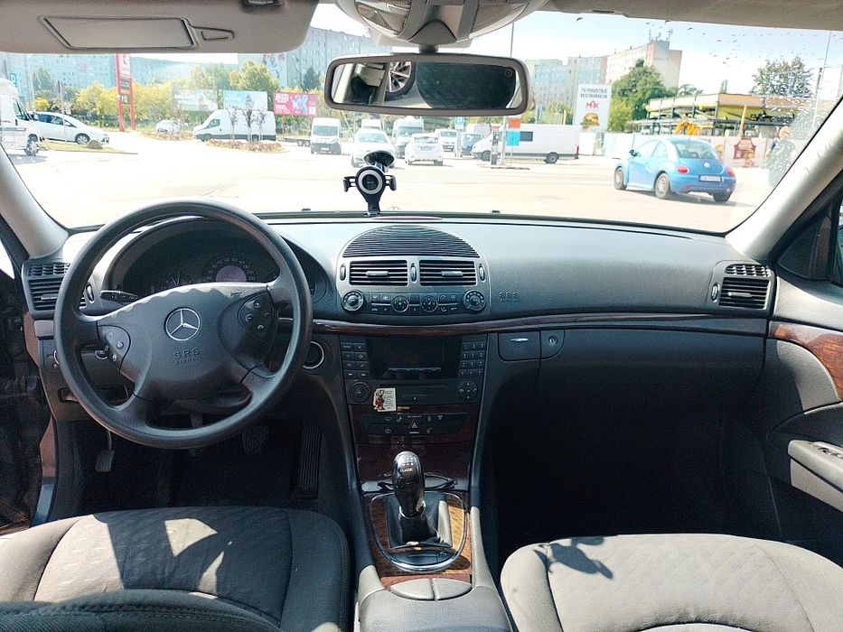 Mercedes W211 E220 CDI   OPŁATY NA ROK