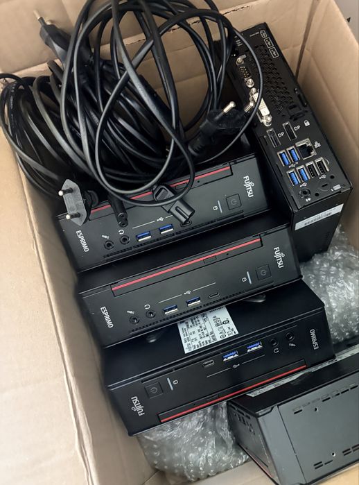 Fujitsu Esprimo Q958 i3-8100