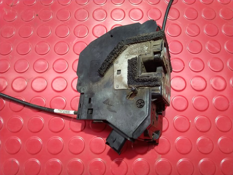Fechadura / Fecho Porta Trás Direito 825005865R - RENAULT CAPTUR I