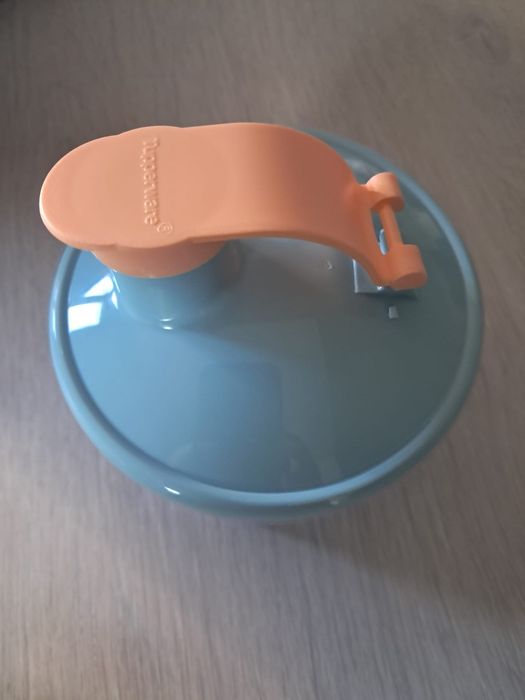 Doseador Tupperware para bebés com tampa