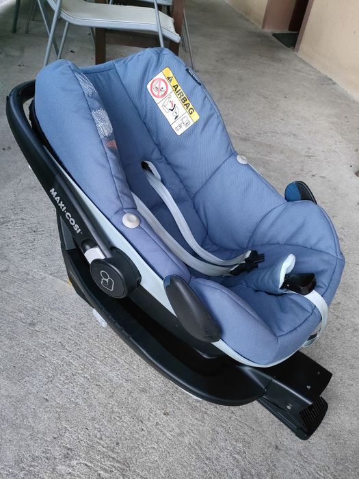 Fotelik Maxi Cosi Pebble Plus + baza Maxi Cosi FamilyFix  2