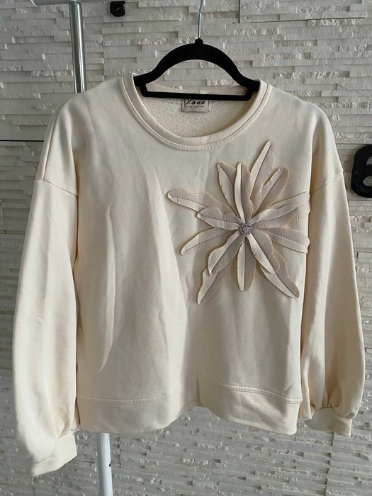 Xana bluza bawełniana beżowa  z dużym kwiatem 3D