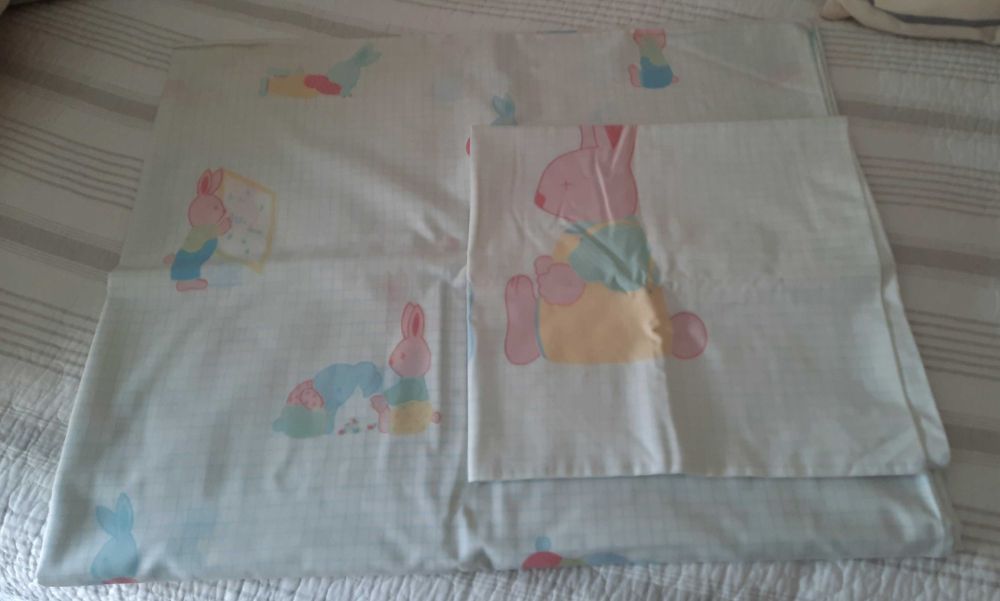 Edredon de solteiro e 2 lençois-capas