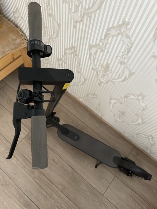 електросамокат Xiaomi Mi Electric Scooter 1s black.