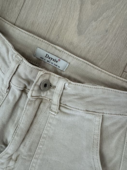 Джинси з карманами