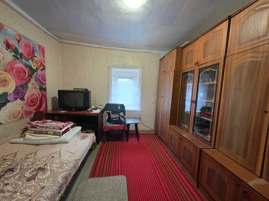 Продається частину цегляного будинку по вул.П.Мирного