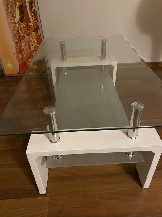 Stolik kawowy ze szklanym blatem
