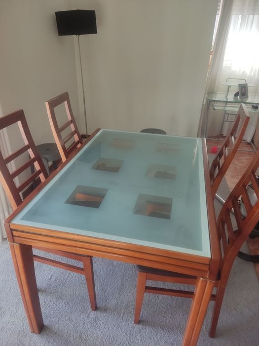 Mesa e 4 cadeiras sala jantar cerejeira