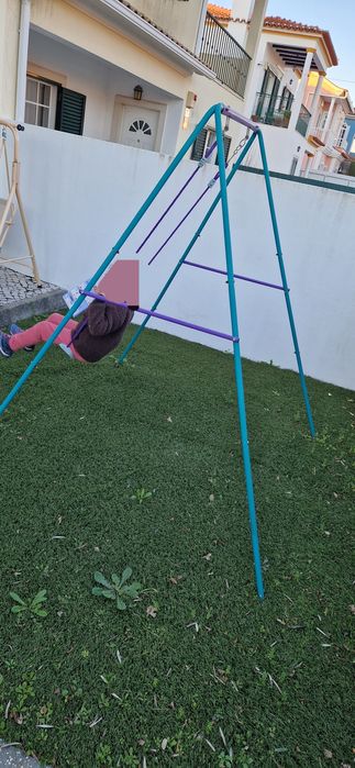 Baloiço jardim  em bom estado