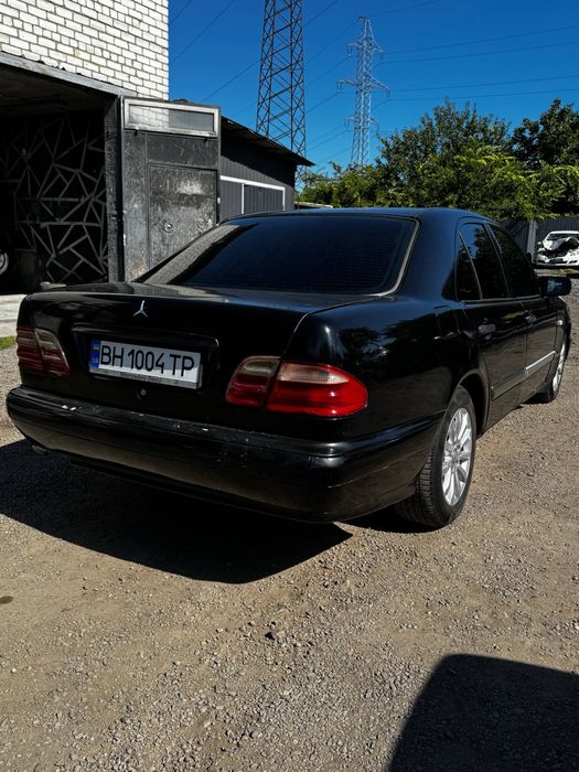 Продам Mercedes-Benz 2л Газ-бензин Автомат