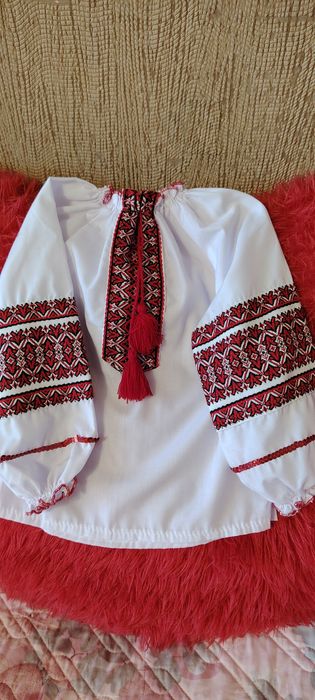 Вишиванка для маленьких леді
