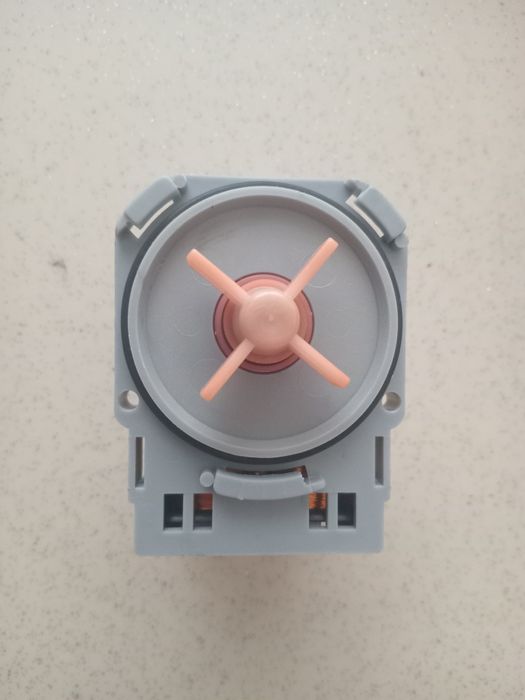 Одим лотом.Помпа,стиральная машина zanussi