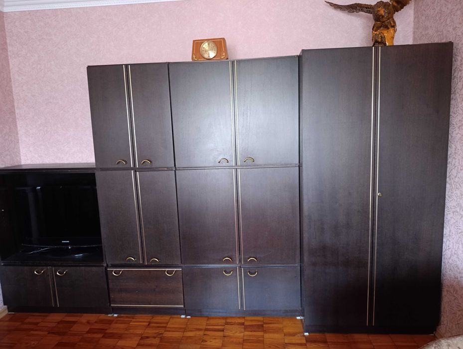 Продам стінку на 6 секцій.