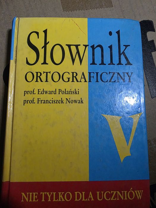 Sprzedam słownik ortograficzny.
