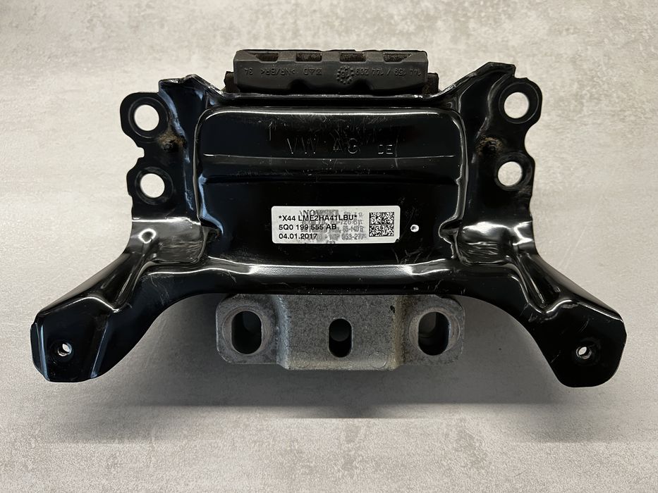 Poduszka skrzyni biegów Skoda Octavia III